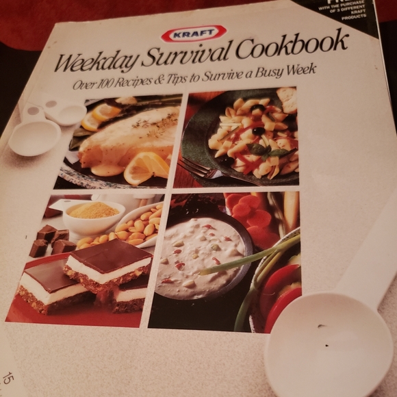 Lot of 3 Vintage Cookbooks - Picture 10 of 14